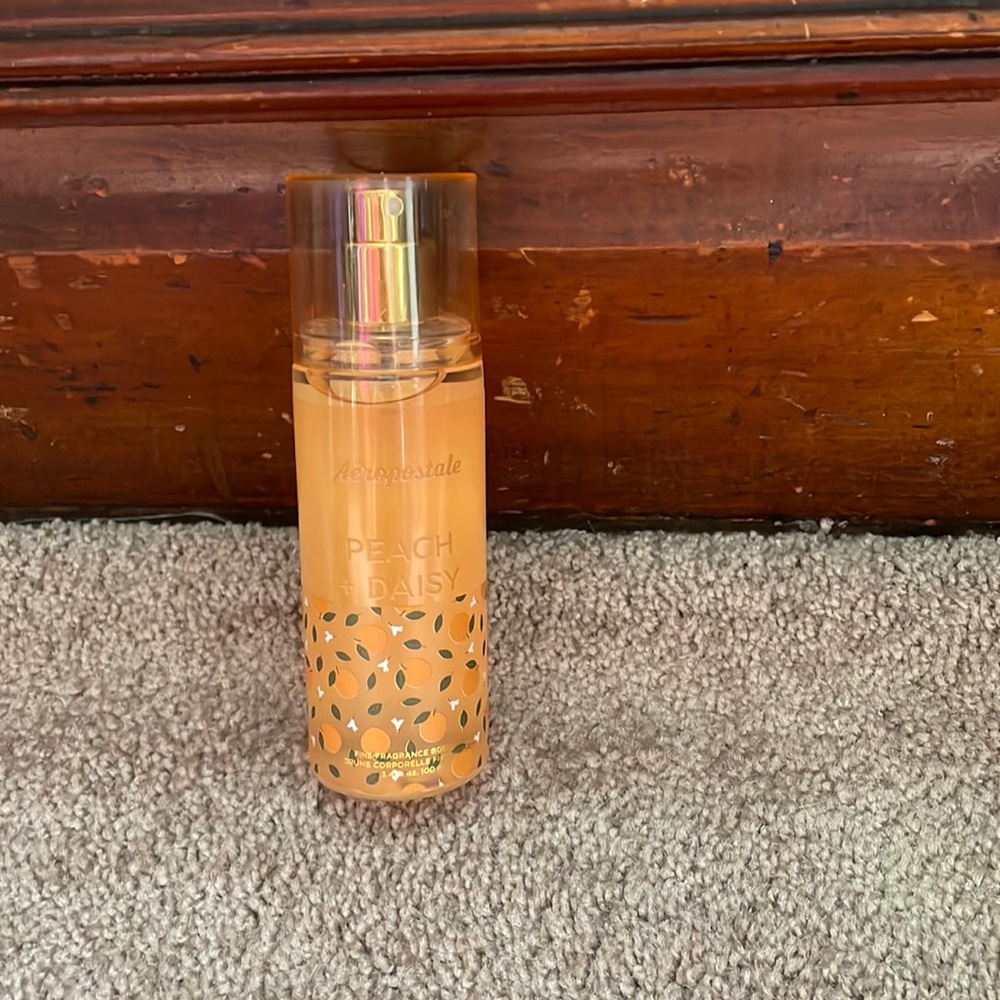 Peach + Daisy Aeropostale perfume